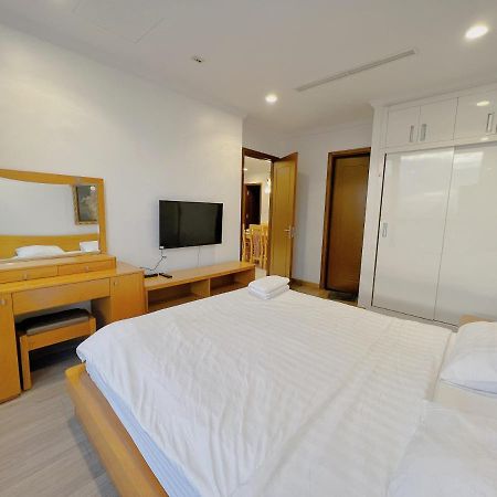Homes By Christine - Vinhomes Central Park Ho Chi Minh City Exterior photo