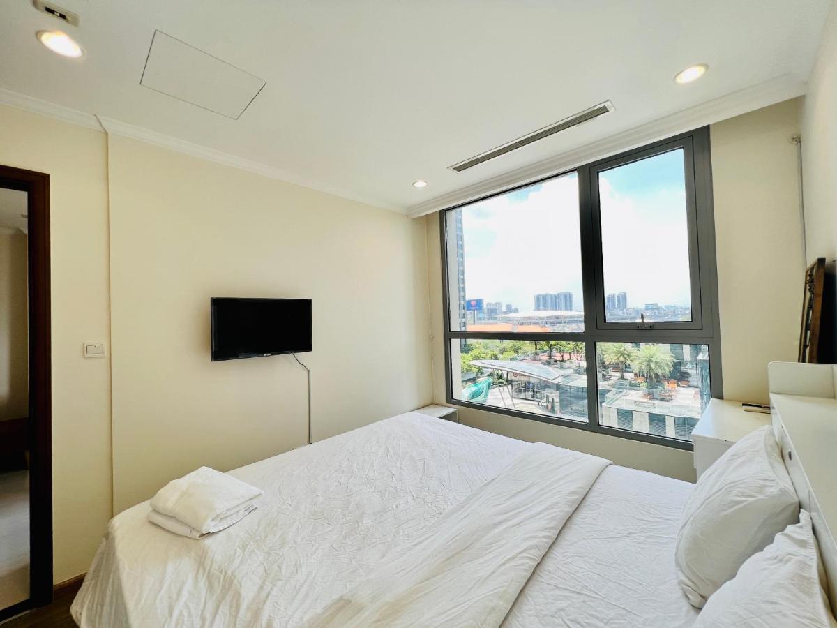 Homes By Christine - Vinhomes Central Park Ho Chi Minh City Exterior photo