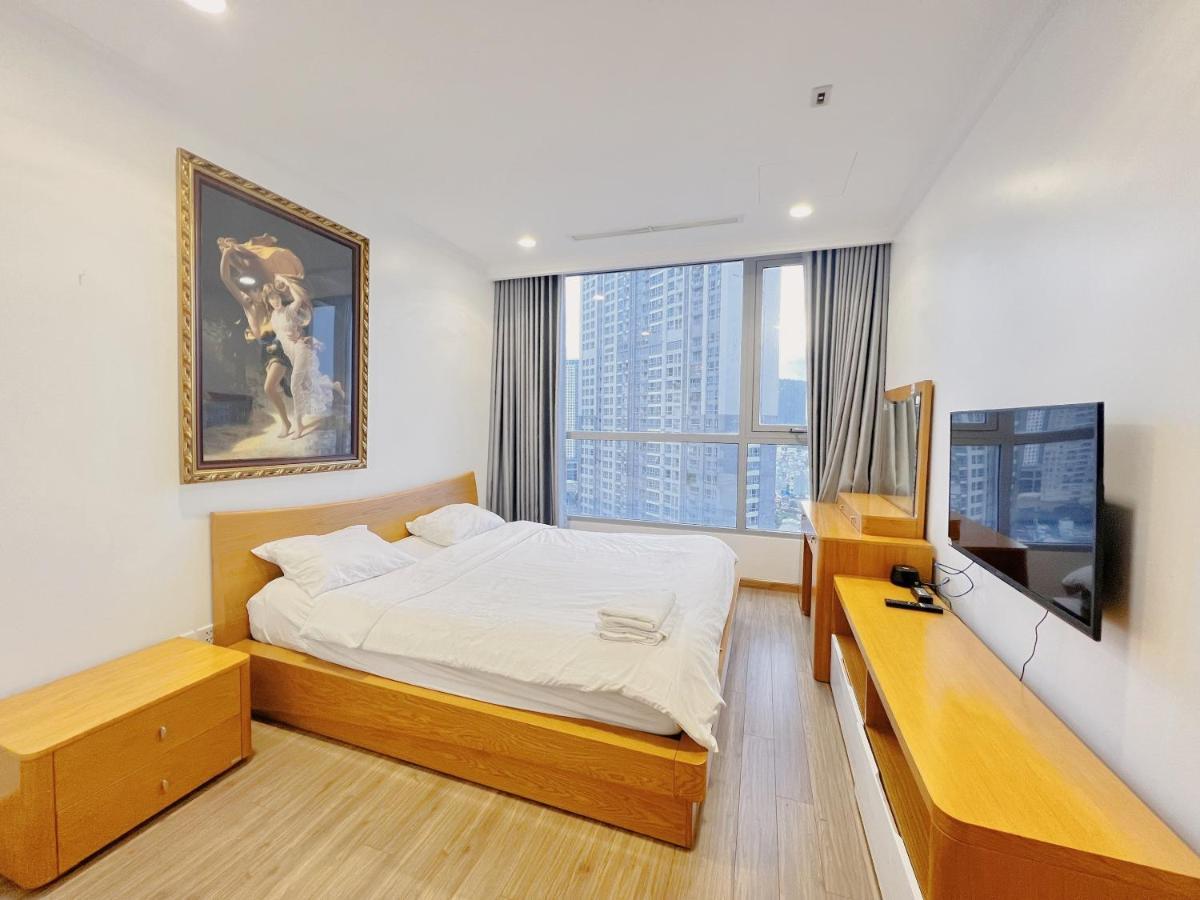 Homes By Christine - Vinhomes Central Park Ho Chi Minh City Exterior photo