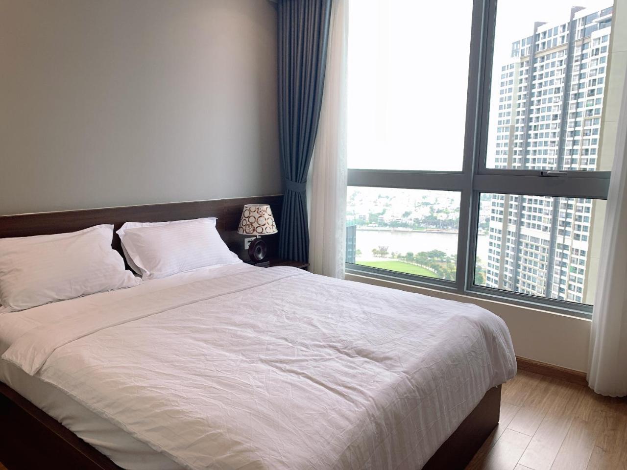 Homes By Christine - Vinhomes Central Park Ho Chi Minh City Exterior photo